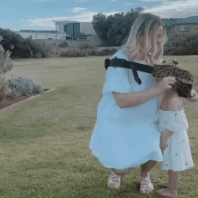 Solvera CarryEase™ – De drager die jou ondersteunt terwijl je je kindje koestert.